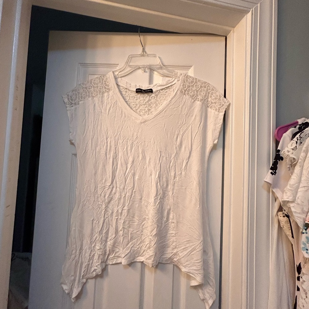 ☀️3/$10☀️ Kim & Cami White Lace Accent Blouse small